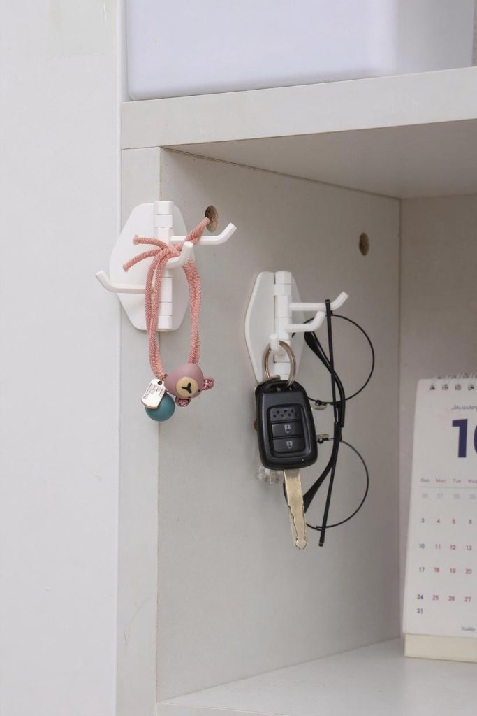 5 Pack Swivel Wall Hooks -3 Arm